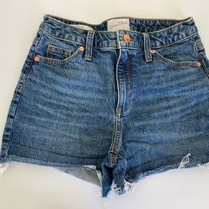 Universal Thread Goods Jean Shorts sz 2/26R